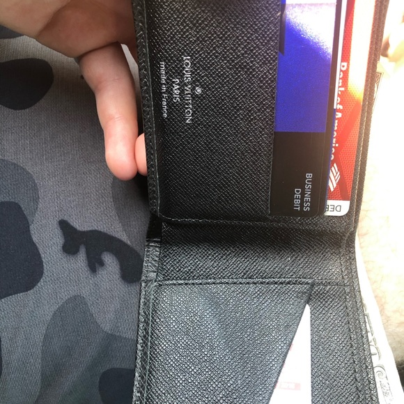 Authentic Louis Vuitton men’s wallet - Picture 2 of 2